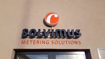 beleuchtetes_solvimus_Logo