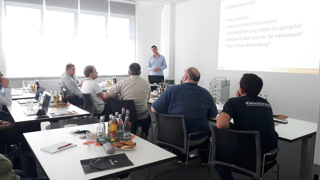 Erik Osse hält einen Workshop